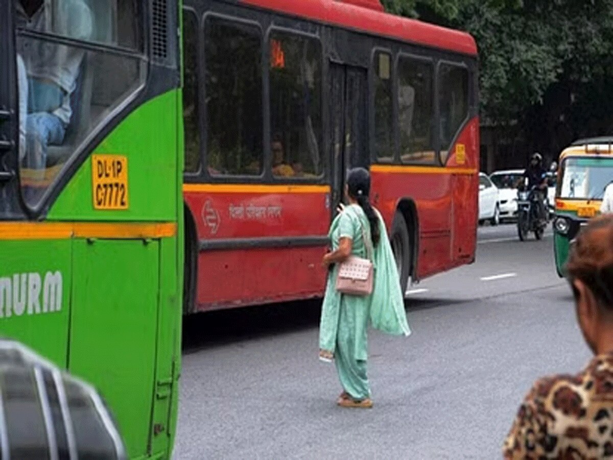 Delhi DTC Bus: महिलाओं को देख बस ड्राइवर ने नहीं रोकी बस, केजरीवाल ने लिया ये बड़ा एक्शन