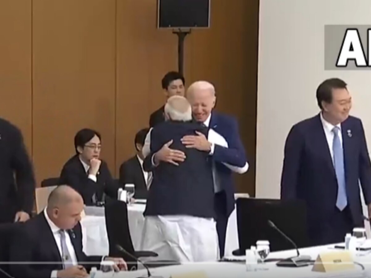 VIDEO: जापान में बाइडेन और पीएम मोदी ने एक-दूसरे को लगाया गले, पिछले साल पीछे से आकर कंधे पर हाथ रखा था