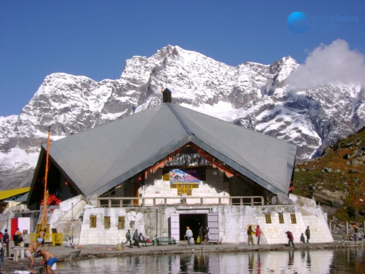 Hemkund Sahib Yatra: ਦਰਸ਼ਨਾਂ ਲਈ ਖੁੱਲ੍ਹੇ ਹੇਮਕੁੰਟ ਸਾਹਿਬ ਦੇ ਕਿਵਾੜ, ਪਹਿਲੇ ਜਥੇ ਨੇ ਕੀਤੇ ਦਰਸ਼ਨ-ਦੀਦਾਰ