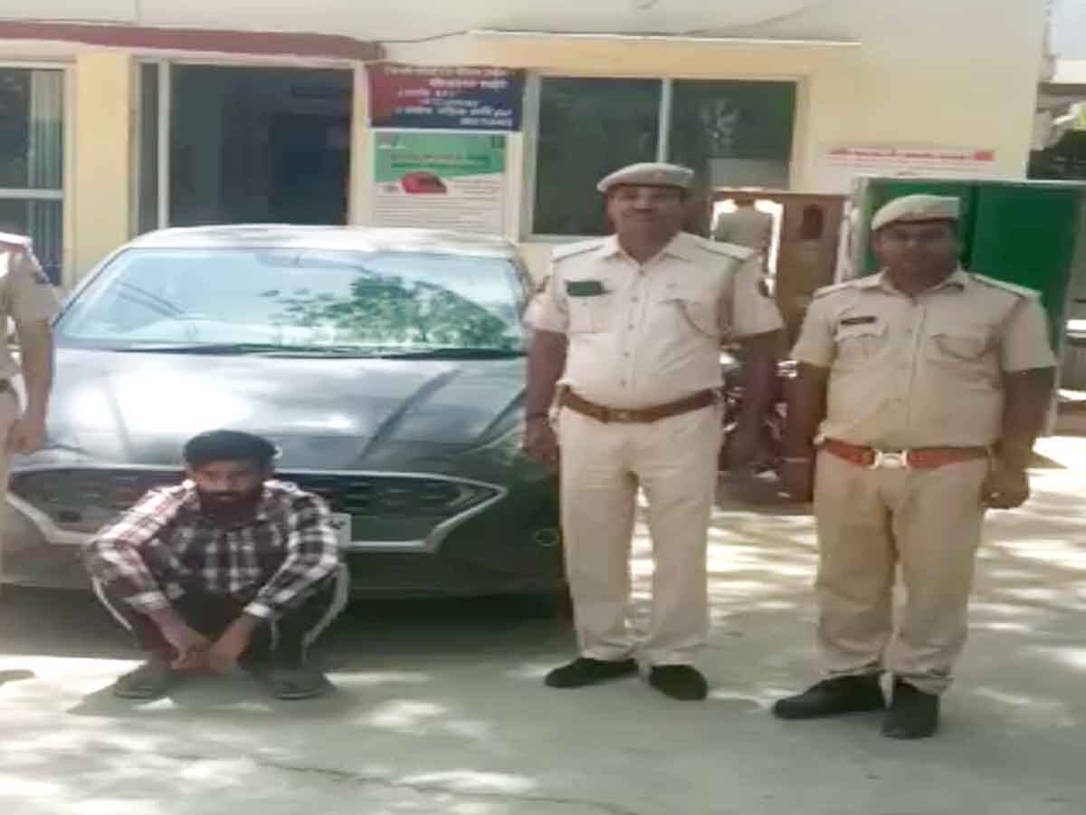 Alwar news:पहले व्यापारी से लूटी कार, फिर 6 महीने बाद गंदें नाले में पड़ी मिली कार