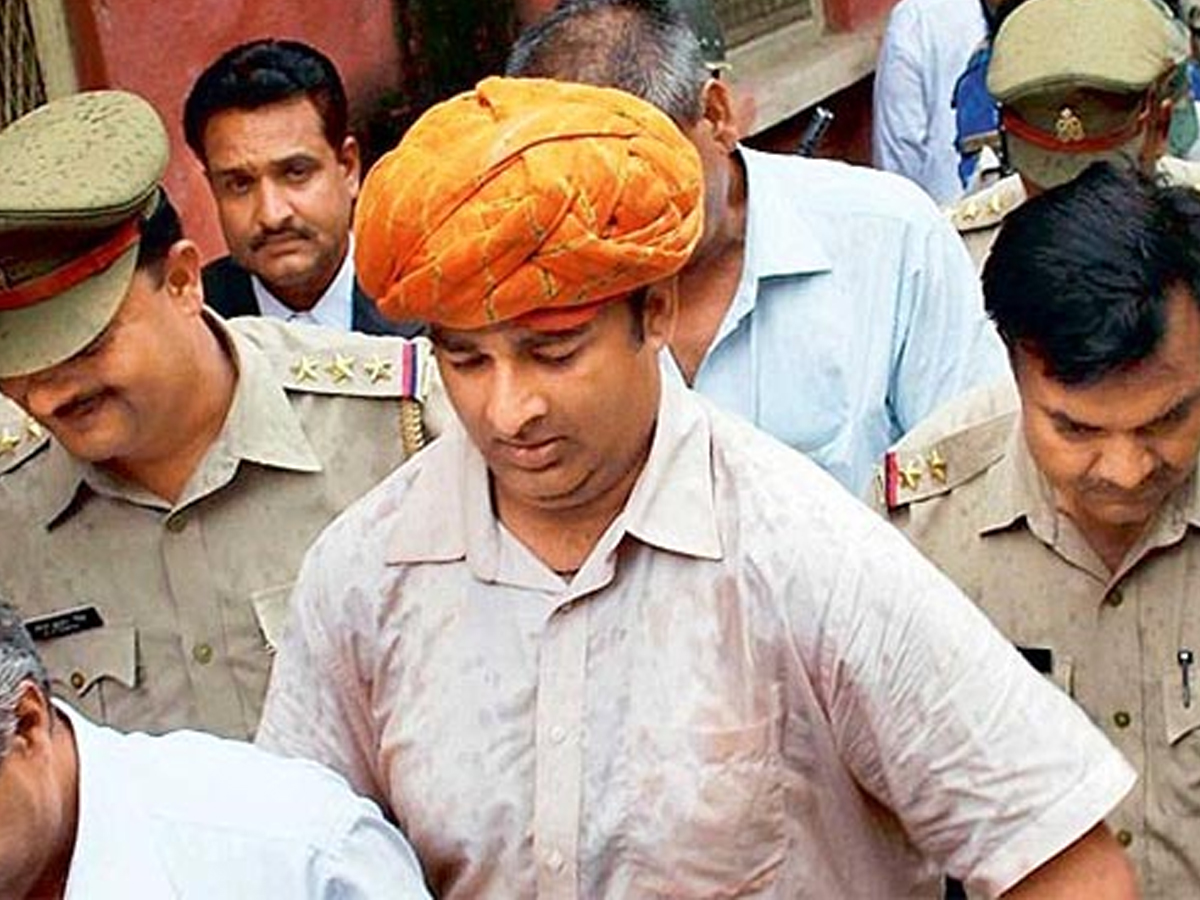 UP: सभी अवैध मजारें होंगी ध्वस्त; मुसलमानों की बढ़ती आबादी के खिलाफ निकलेगी जनयात्रा UP: सभी अवैध मजारें होंगी ध्वस्त; मुसलमानों की बढ़ती आबादी के खिलाफ निकलेगी जनयात्रा