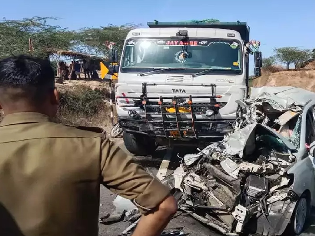 Maharastra Accident : ୫ କାରକୁ ଚାପିଦେଲା ଟ୍ରକ, ସରକାରୀ ବସକୁ ପିଟିଲା ଡମ୍ଫର; ମର୍ମନ୍ତୁଦ ସଡ଼କ ଦୁର୍ଘଟଣାରେ ଚାଲିଗଲା ୧୨ ଜୀବନ