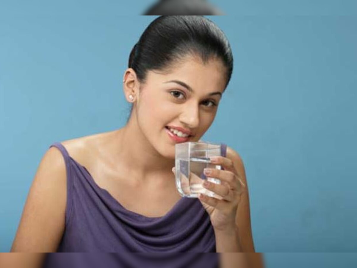 Overhydration: ज्यादा पानी पीना भी शरीर को पहुंचा सकता है नुकसान, जानिए ओवरहाइड्रेशन के 4 साइड इफेक्ट