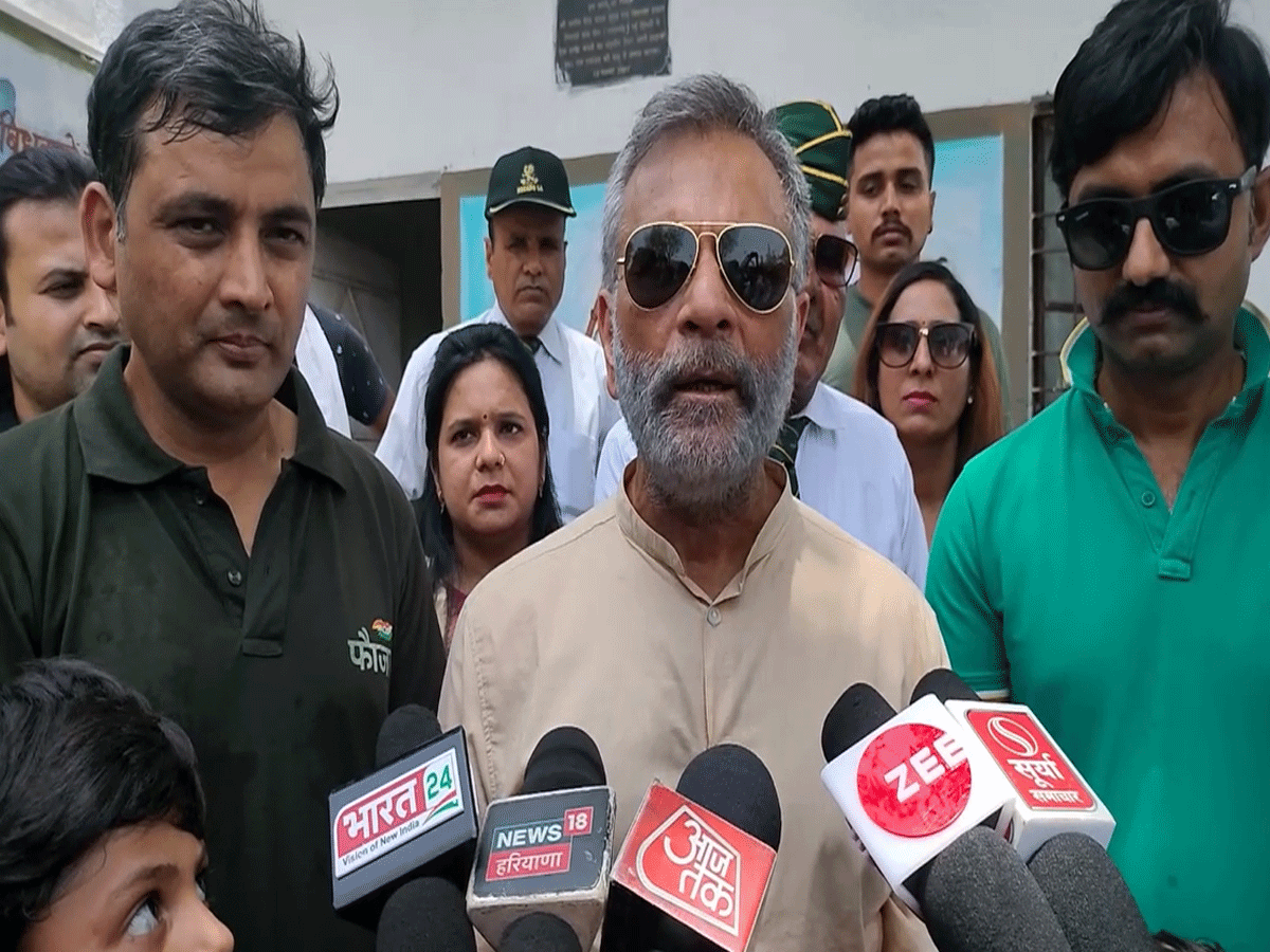 Pawan Malhotra: फिल्म 'फौजा' का प्रमोशन के लिए रेवाड़ी पहुंचे पवन मल्होत्रा, जानें क्यों उठाई अहीर रेजिमेंट की मांग
