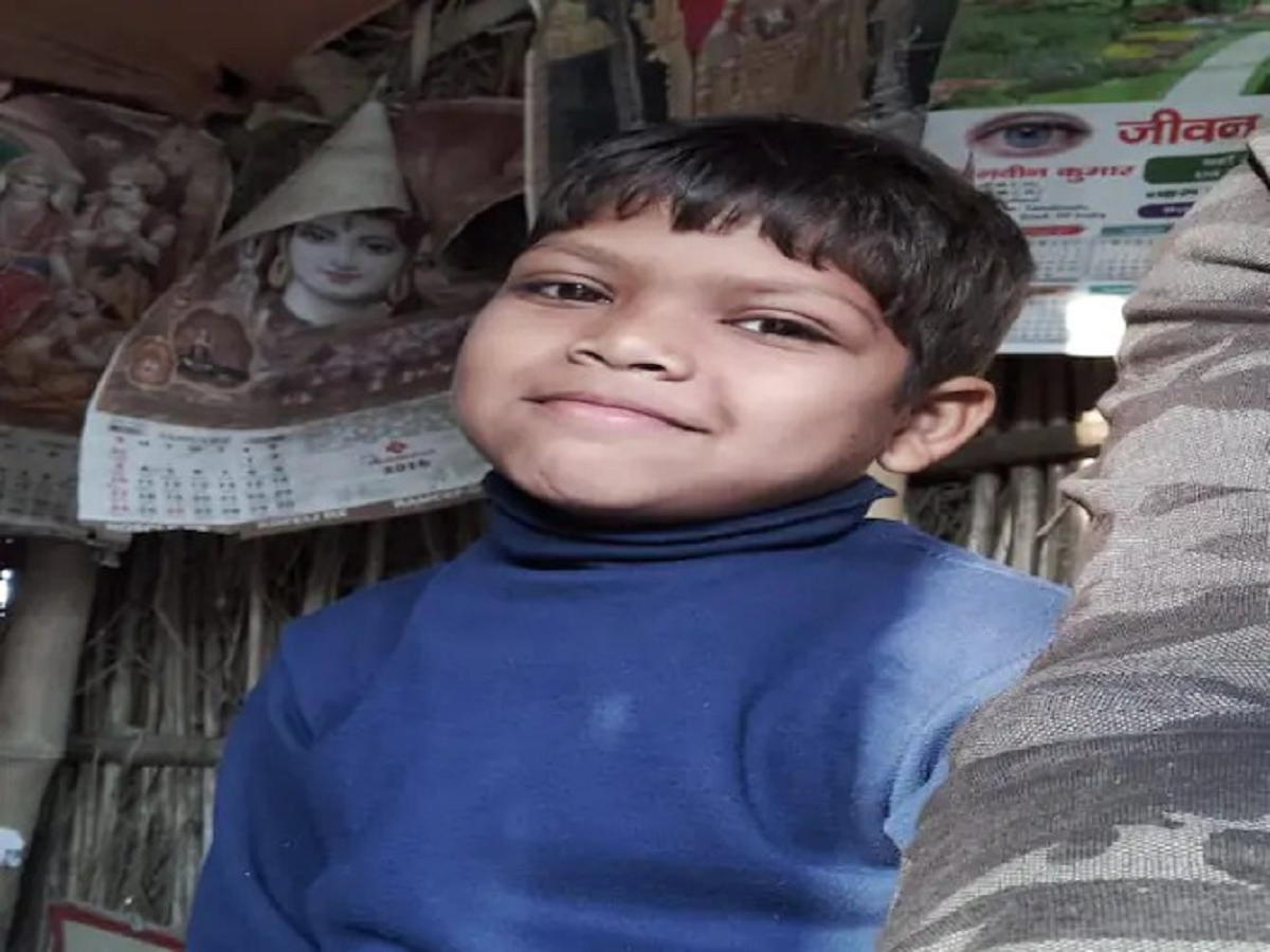 टीवी देख रहे 12 वर्षीय भतीजे को चाचा ने मारी गोली, मौके पर हुई मौत टीवी देख रहे 12 वर्षीय भतीजे को चाचा ने मारी गोली, मौके पर हुई मौत