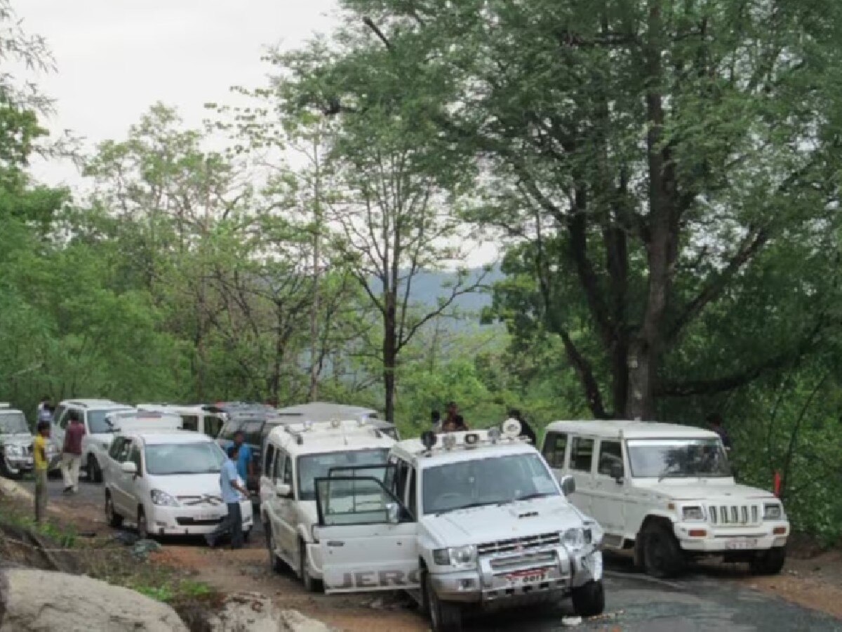  नक्सलियों ने बस्तर जिले की झीरम घाटी में कांग्रेस के काफिले पर हमला कर दिया था.