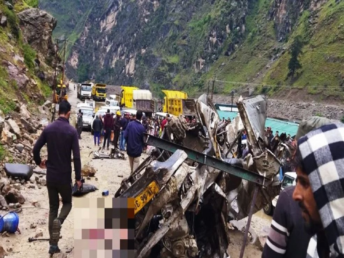 Jammu kashmir Accident: ଜମ୍ମୁ କାଶ୍ମୀରରେ ଭୟଙ୍କର ସଡ଼କ ଦୁର୍ଘଟଣା, ଚାଲିଗଲା ୭ ଜୀବନ