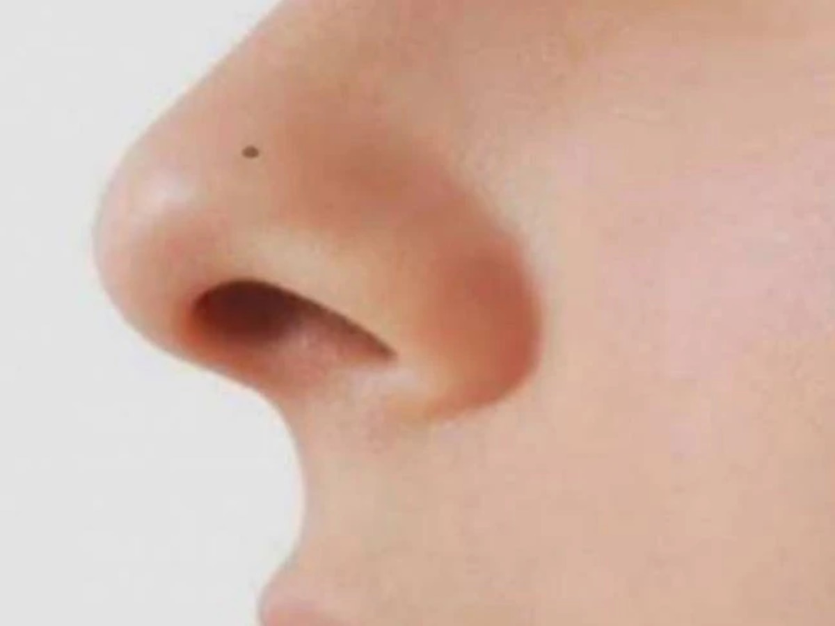 Mole Astrology in hindi benefits of face mole meaning on cheeck eyes