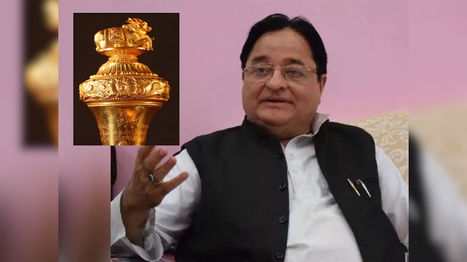 ST Hasan: सपा नेता ने सेंगोल का किया विरोध, कहा- सभी धर्मों का निशान लगना चाहिए