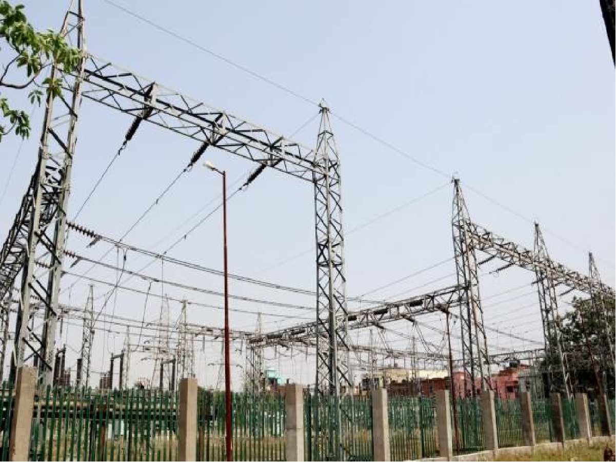 अनियमित बिजली कटौती को लेकर कांग्रेस कार्यकर्ताओं ने किया विरोध प्रदर्शन, उठाई ये बड़ी मांग अनियमित बिजली कटौती को लेकर कांग्रेस कार्यकर्ताओं ने किया विरोध प्रदर्शन, उठाई ये बड़ी मांग