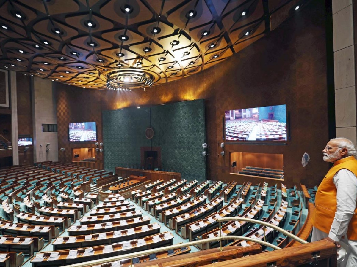 New Parliment Building: मिर्जापुर से कालीन, नागपुर से सागौन की लकड़ी, नई संसद में दिखेगी पूरे भारत की ताकत