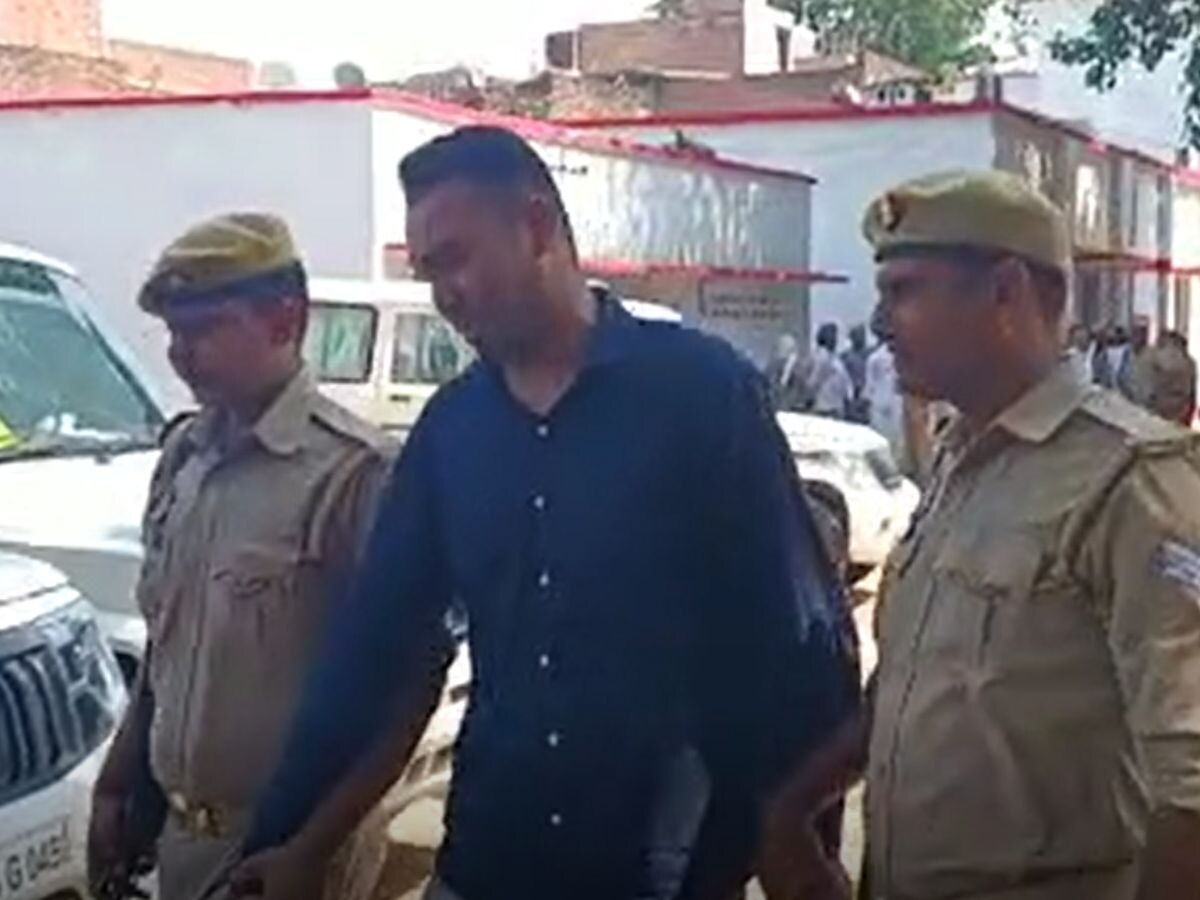 मीरजापुर में नकली अफसर गिरफ्तार 