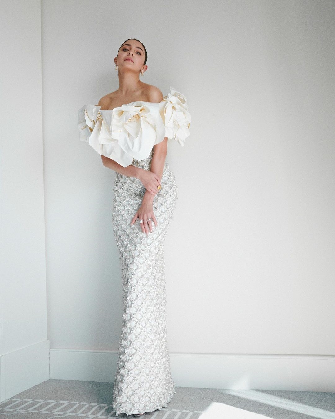 Anushka Sharma की कान्स 2023 में हुई एंट्री, ऑफ शॉल्डर गाउन में रेड कार्पेट पर दिखाया 'फैशन का जलवा'... 15 Anushka Sharma की कान्स 2023 में हुई एंट्री, ऑफ शॉल्डर गाउन में रेड कार्पेट पर दिखाया 'फैशन का जलवा'...