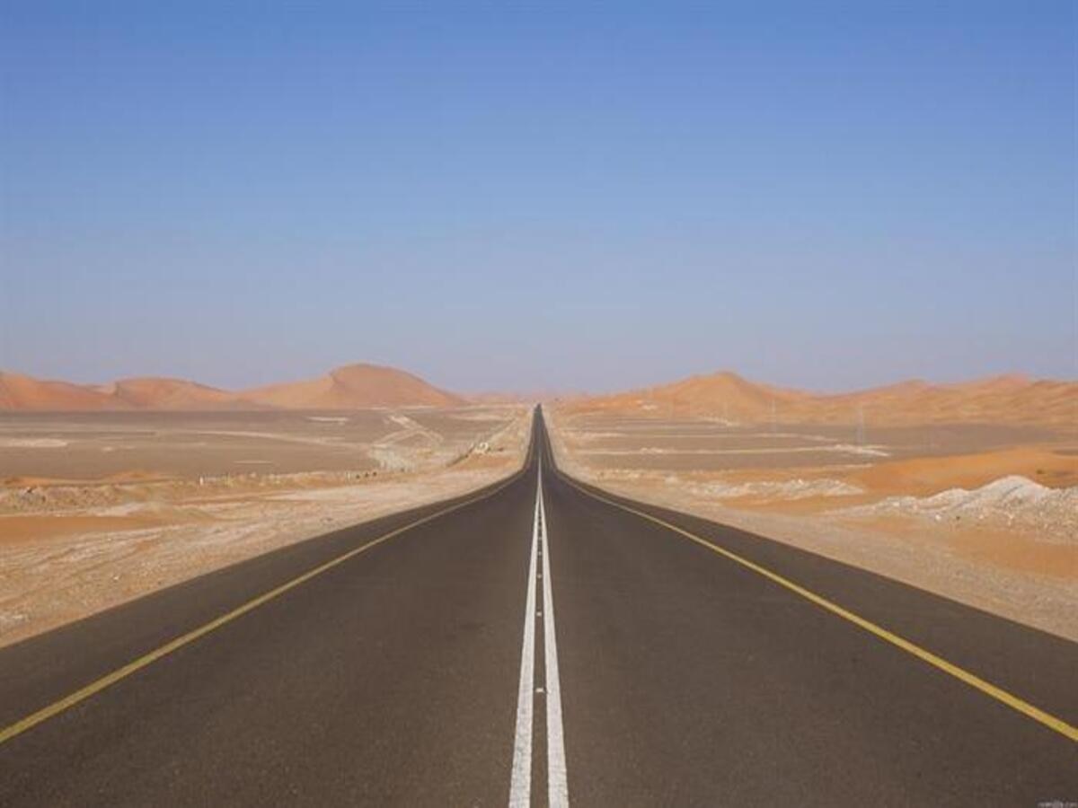 Longest Straight Road In The World: ବିଶ୍ୱର ଦୀର୍ଘତମ ସିଧା ରାସ୍ତା ଯେଉଁଠି ନାହିଁ କୌଣସି ବୁଲାଣି, ଜାଣନ୍ତୁ ଏହାର ବିଶେଷତ୍ୱ 