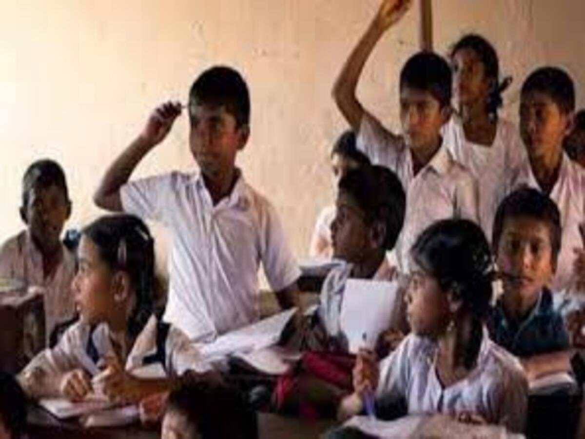 Assam: ଶିକ୍ଷକଙ୍କୁ ପସନ୍ଦ ଆସିଲା ନାହିଁ ହେୟାରଷ୍ଟାଇଲ; ୩୦ ଛାତ୍ରଛାତ୍ରୀଙ୍କ ସହ କଲେ ଏଭଳି କାମ Assam: ଶିକ୍ଷକଙ୍କୁ ପସନ୍ଦ ଆସିଲା ନାହିଁ ହେୟାରଷ୍ଟାଇଲ; ୩୦ ଛାତ୍ରଛାତ୍ରୀଙ୍କ ସହ କଲେ ଏଭଳି କାମ