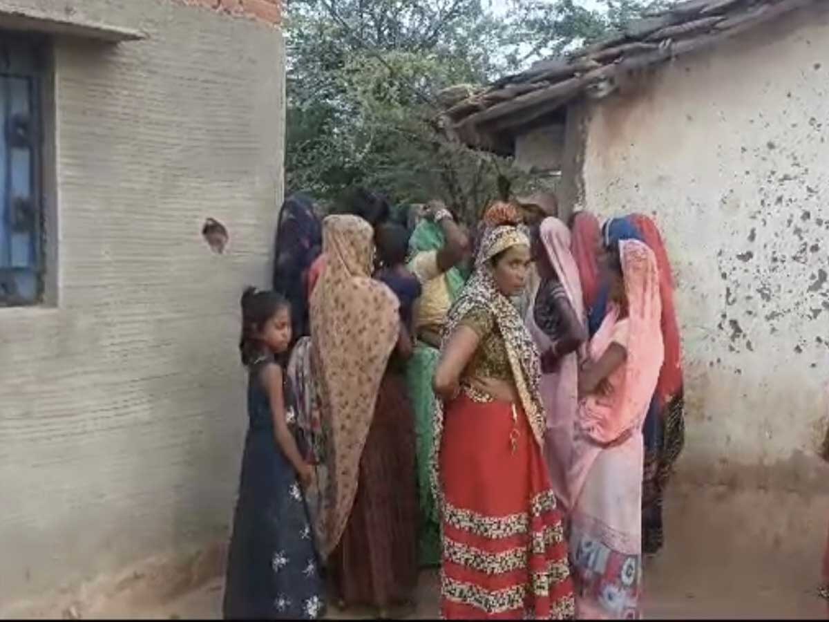 डूंगरपुर: महिला ने दुपट्टे से फांसी लगाकर की आत्महत्या, पति समेत परिवार के लोग शादी में गए थे