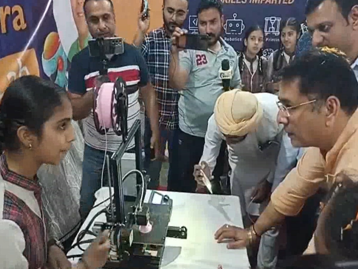 Punjab के सरकारी स्कूलों में बनाए जा रहे फ्यूचरिस्टिक रोबोटिक प्रयोगशाला