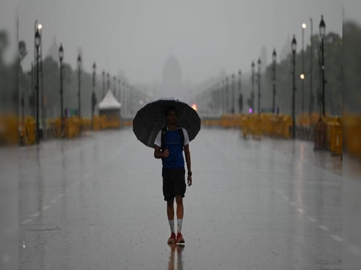Delhi NCR Weather: झमाझम बारिश से हुई हफ्ते की शुरुआत, IMD ने जारी किया येलो अलर्ट