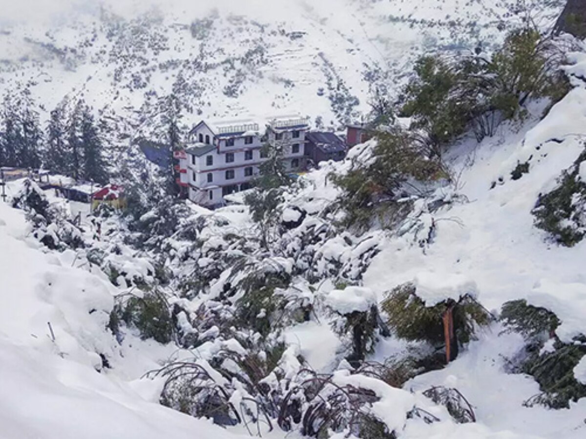 Himachal Weather Update: हिमाचल में बरकरार है ठंड का सितम, कई जिलों में पारा 5 डिग्री के नीचे