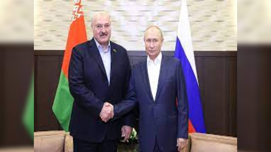 Belarus President Poisoned: ବନ୍ଧୁତ୍ୱରେ ବିଶ୍ୱାସଘାତକତା; ଭ୍ଲାଦମିର ପୁତିନଙ୍କୁ ଭେଟିବା ପରେ ଡାକ୍ତରଖାନାରେ ଭର୍ତ୍ତି ହେଲେ ବେଲାଋଷ ରାଷ୍ଟ୍ରପତି 