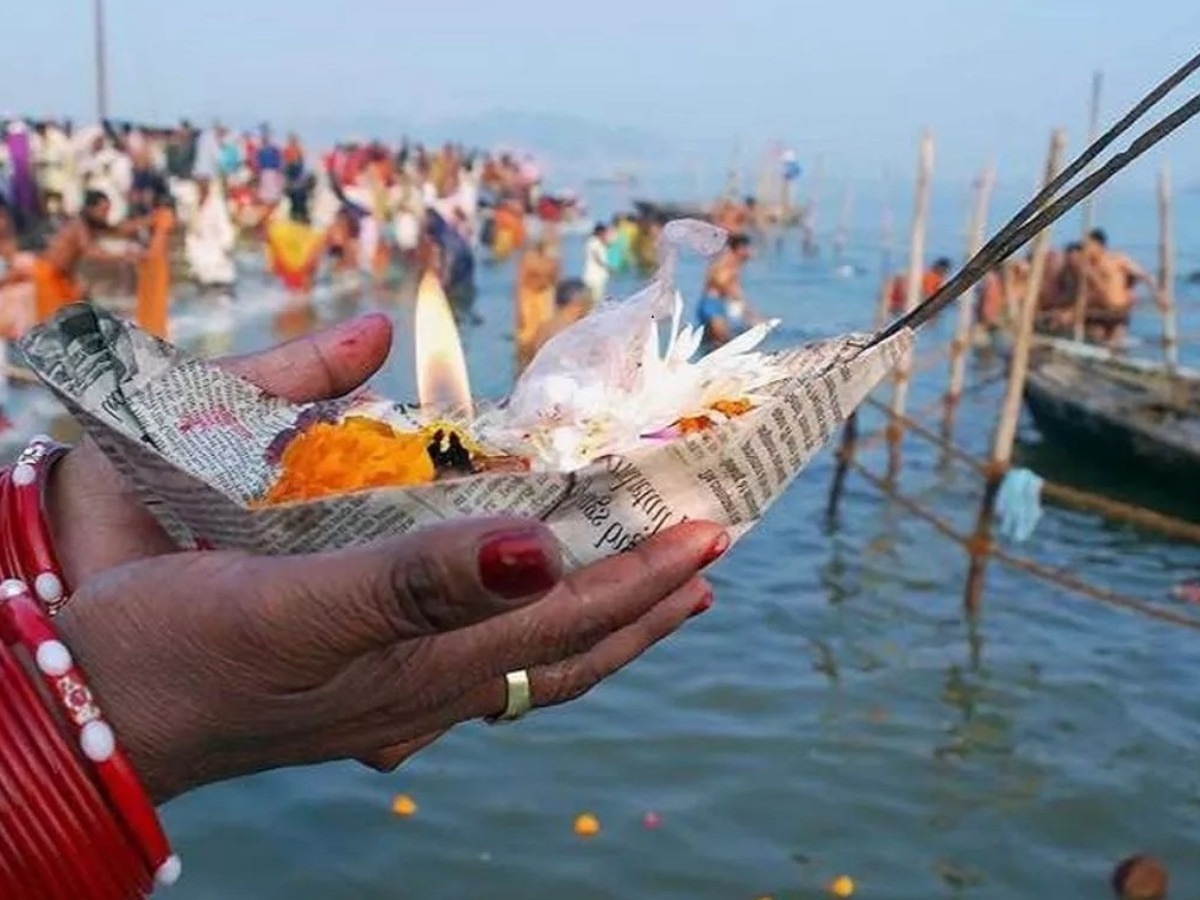 Ganga Dussehra: गंगा दशहरा कल, गंगा स्नान के साथ इन चीजों का करें दान, पापों से मिलेगी मुक्ति!