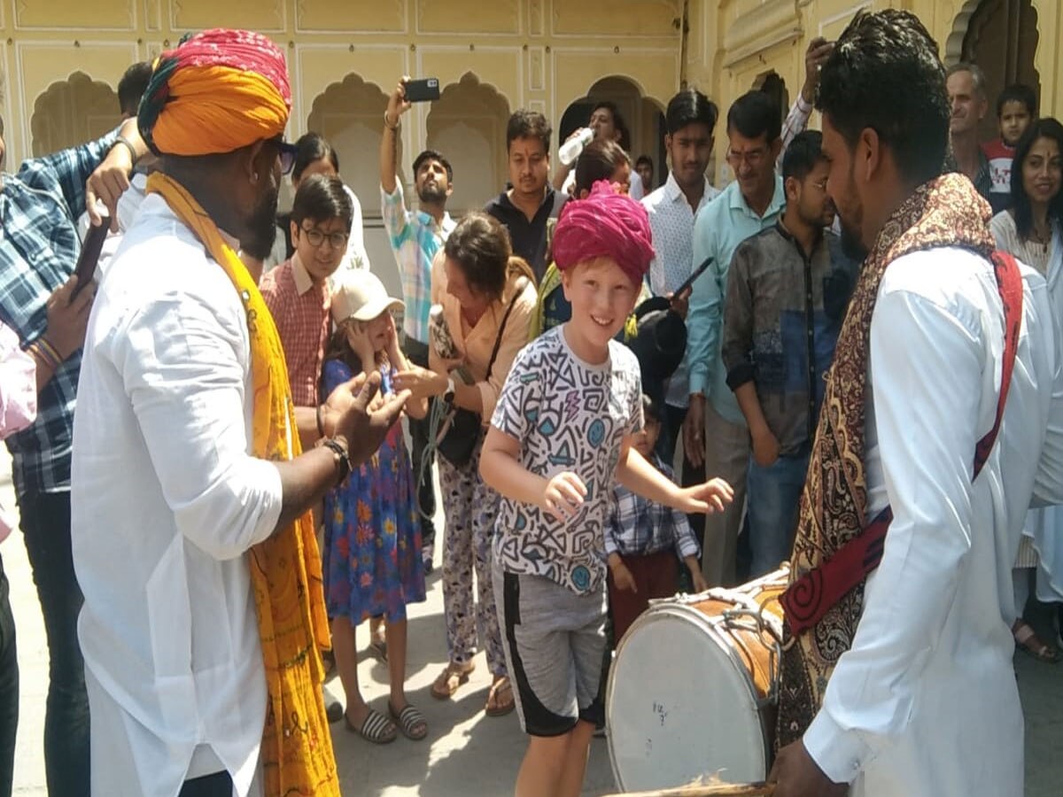 Jaipur News: मौसम बदलाव के साथ पिंकसिटी के पर्यटन स्थलों पर पर्यटकों की संख्या बढ़ी