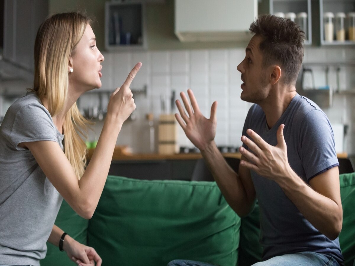 Warning Signs and Risk Factors for Emotional Distress Hindi News