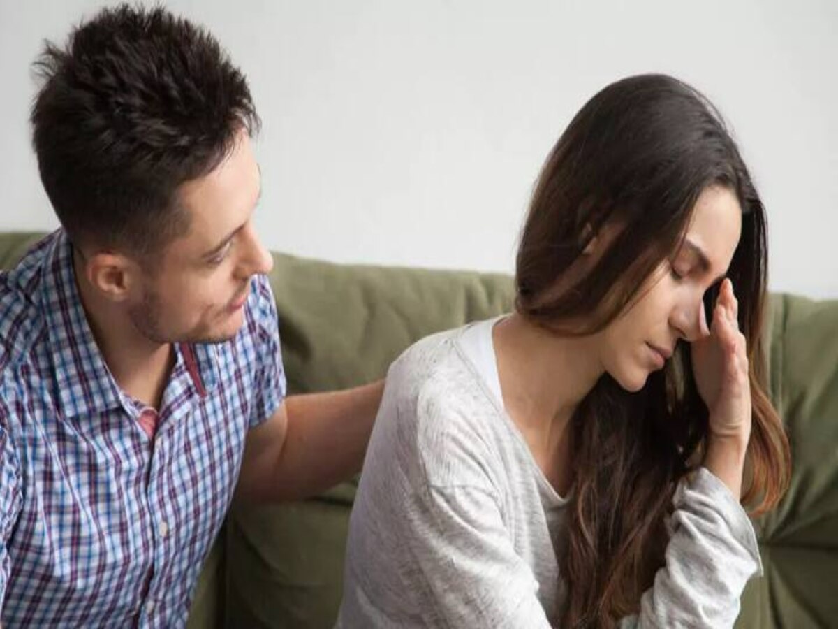 Warning Signs and Risk Factors for Emotional Distress Hindi News