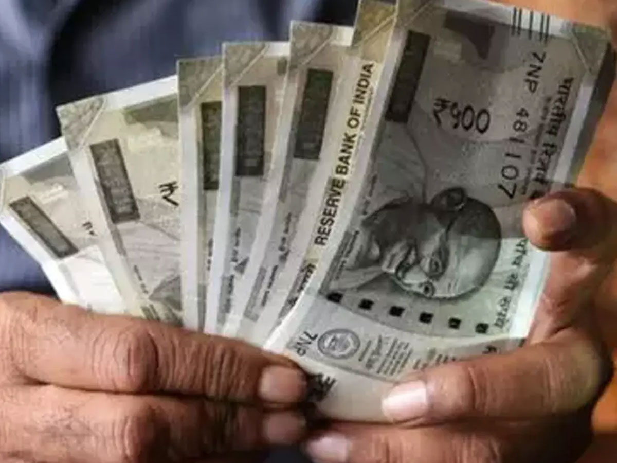 DA Hike Latest News: केंद्रीय कर्मचारियों को होगा 108000 रुपये का फायदा, बस इस दिन तक कर लें इंतजार DA Hike Latest News: केंद्रीय कर्मचारियों को होगा 108000 रुपये का फायदा, बस इस दिन तक कर लें इंतजार