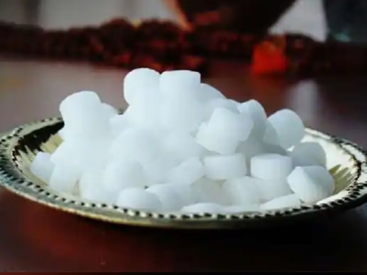 कपूर से वातावरण होगा सुगंधित