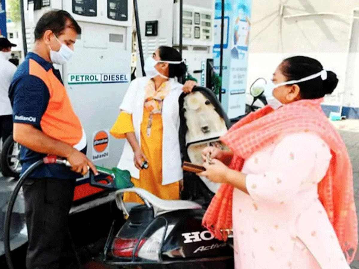 Petrol Diesel Price of 31st may 2023 check rates in delhi mumbai chennai kolkata and ncr | Petrol-Diesel Price Today: महीने के आखिरी दिन पेट्रोल-डीजल पर म‍िली खुशखबरी! जान‍िए क्‍या रहा आज का ताजा रेट
