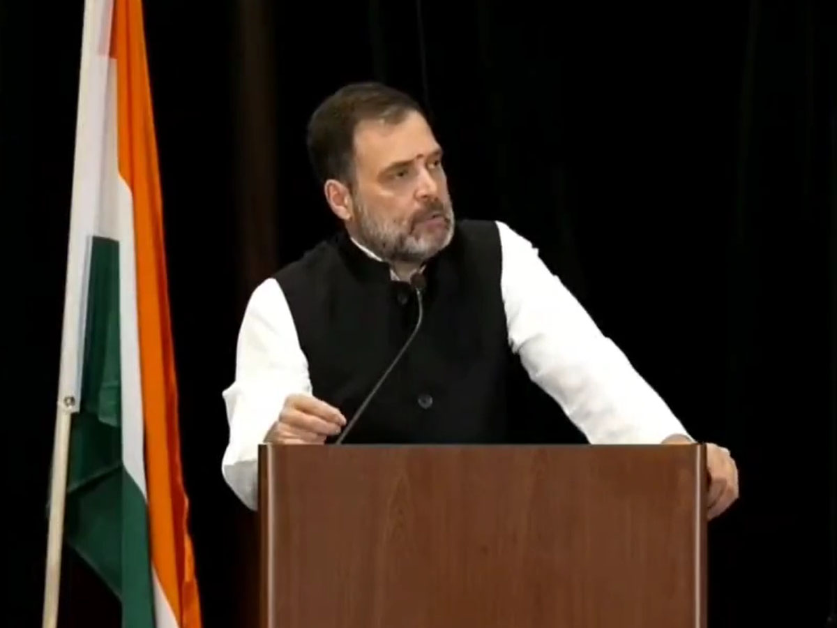 अमेरिका में बोले राहुल- मोदी भगवान को भी समझा सकते हैं कि ब्रह्मांड कैसे काम करता है अमेरिका में बोले राहुल- मोदी भगवान को भी समझा सकते हैं कि ब्रह्मांड कैसे काम करता है