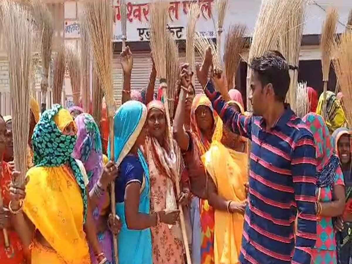 नागौर के लाडनूं नगर पालिका में सफाई कर्मी भर्ती घोटाले ने पकड़ा तूल, महिलाओं ने की जमकर नारेबाजी