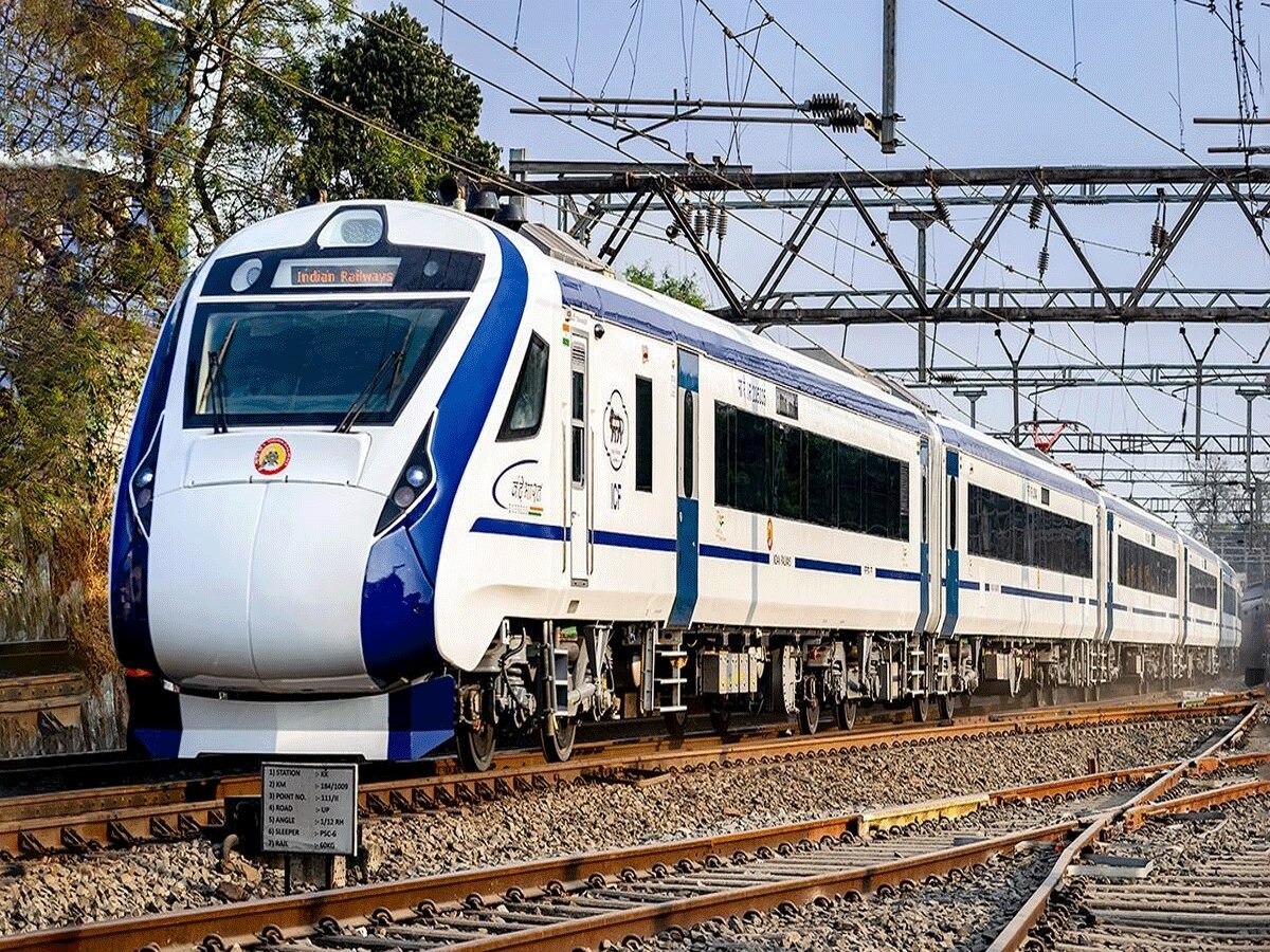 Mumbai Goa Vande Bharat: मुंबई से गोवा के लिए इस हफ्ते रवाना होगी वंदे भारत ट्रेन, जानें पूरी डिटेल