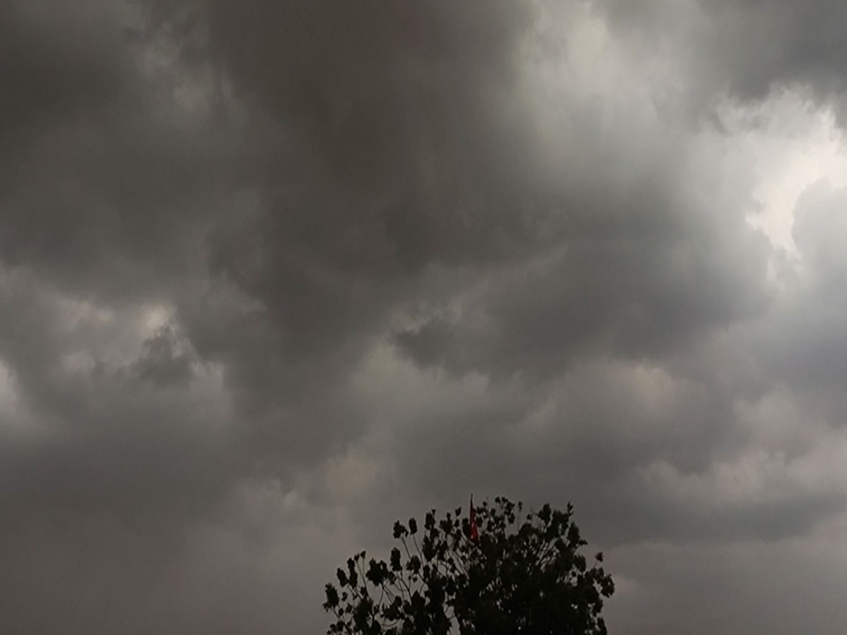 Rajasthan Weather Update: राजस्थान में छाए काले बादल, तूफानी बारिश का अलर्ट जारी 