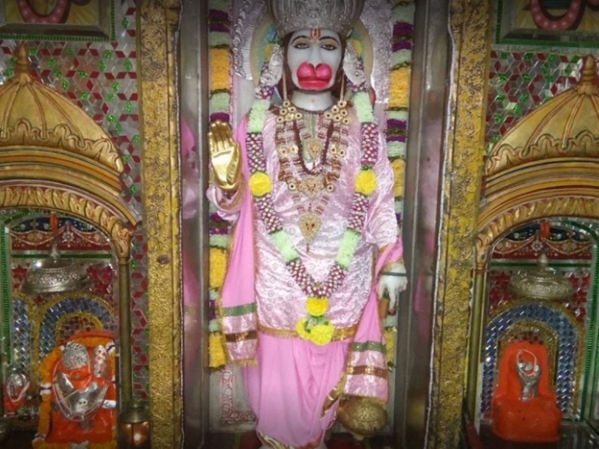 Hanuman Temple Dress Code: यूपी के हनुमान मंदिर में बिना 'ड्रेस कोड' के एंट्री नहीं! इस कपड़ों की है सख्त मनाही