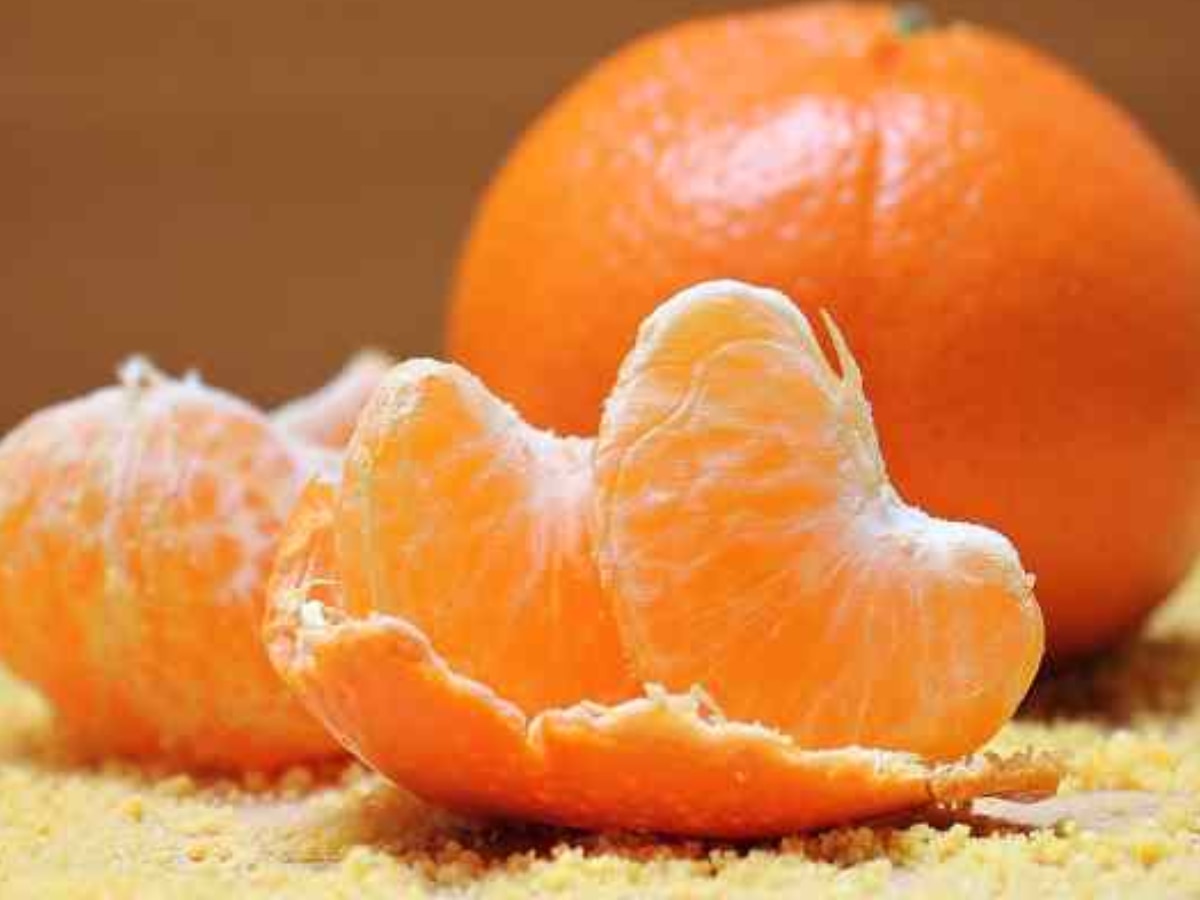 Benefits of orange in summer eat daily santra for soft skin and vitamin santra khane ke fayede | Benefits of orange: चेहरे की चमक को बढ़ाने के लिए हर दिन खाएं संतरा,