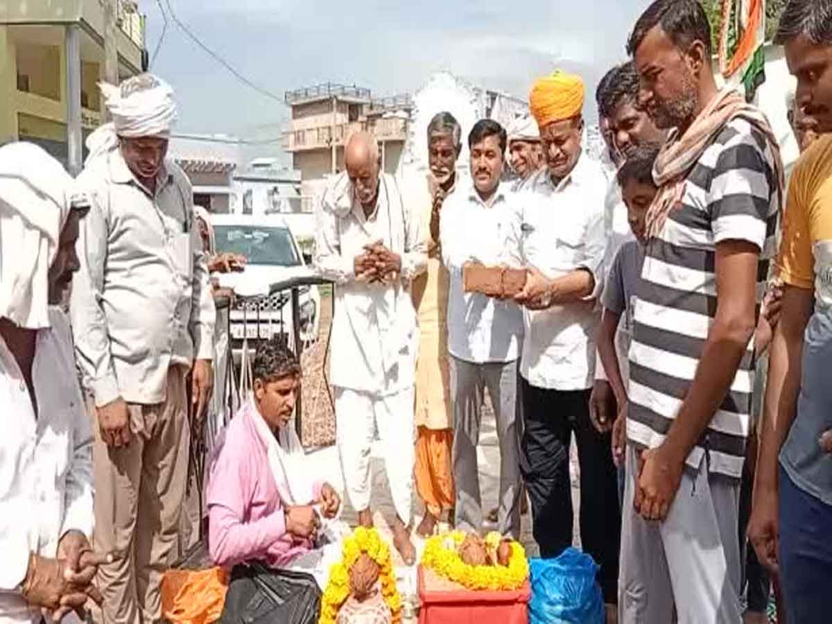 Dausa news: दौसा में 600 साल पुराने मंदिर का किया जाएगा जीर्णोद्धार, सामाजिक लोगों ने की पहल