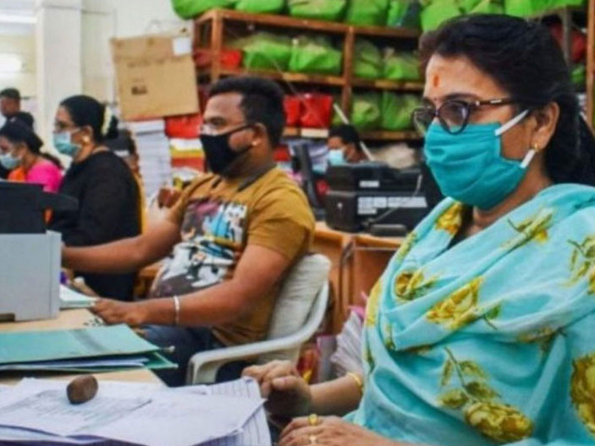 Advance Salary Scheme: सरकारी कर्मचारियों के लिए शुरू हुई नई योजना, अब महीने की शुरुआत में मिलेगी सैलरी Advance Salary Scheme: सरकारी कर्मचारियों के लिए शुरू हुई नई योजना, अब महीने की शुरुआत में मिलेगी सैलरी