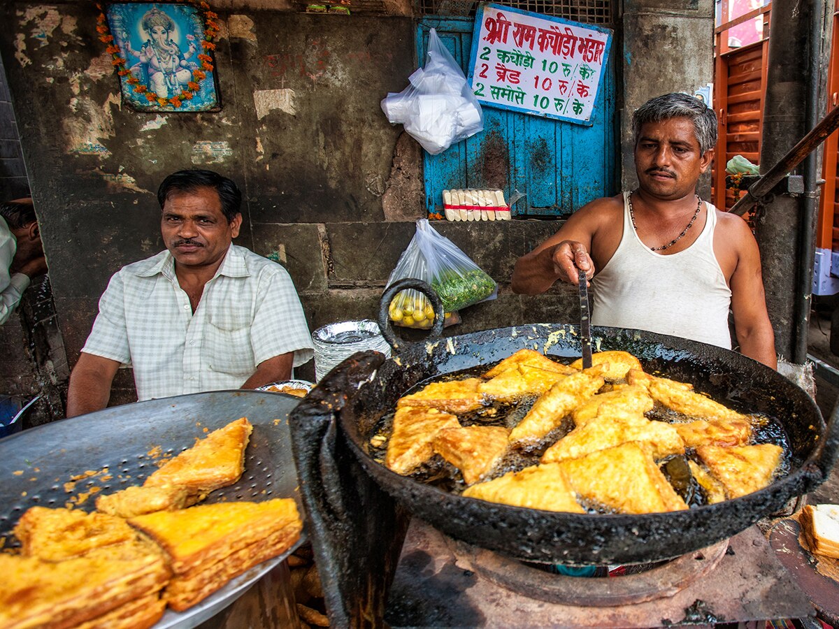 दिल्ली में इन 6 मशहूर दुकानों का नहीं लिया स्वाद तो आपने कुछ नहीं खाया; देखें पूरी लिस्ट