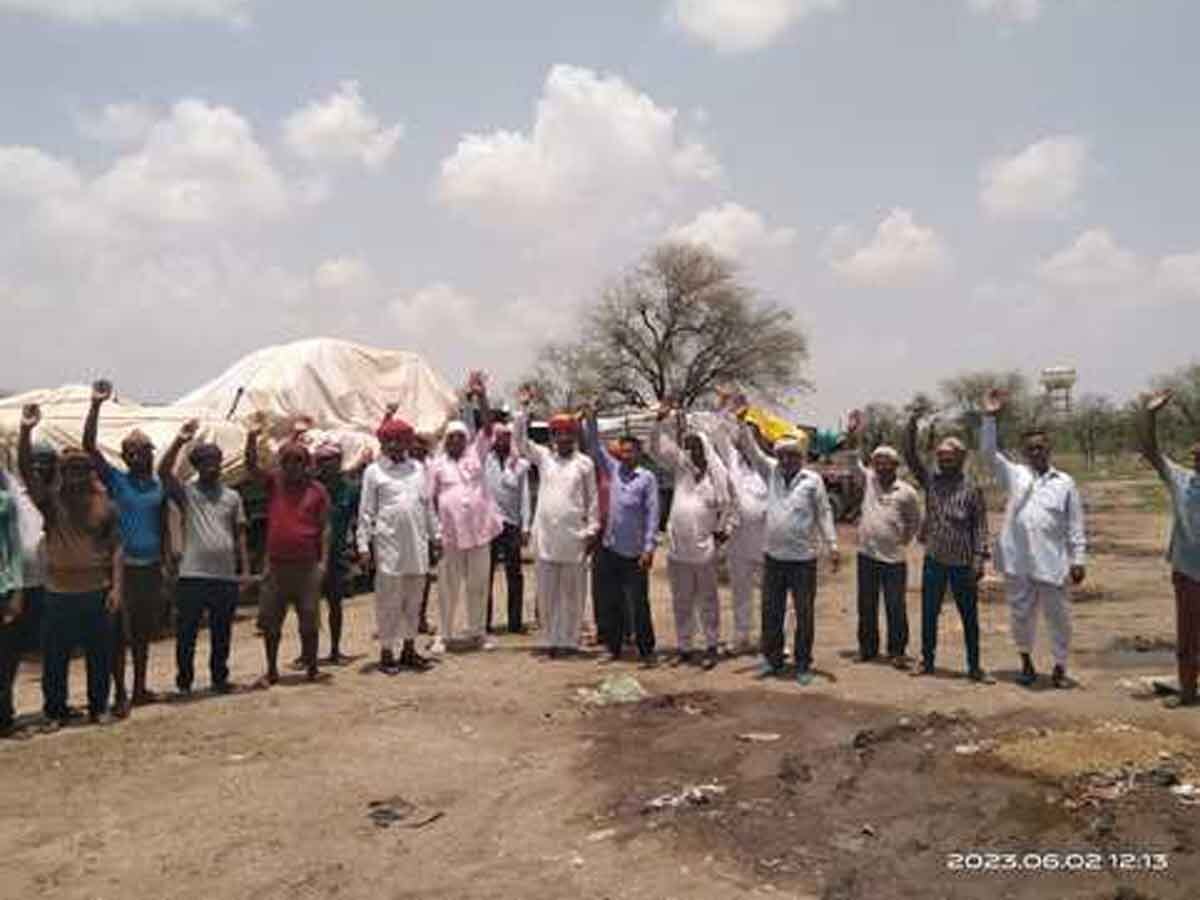 Rajasthan news: टोंक के टोडारायसिंह में खरीद केंद्र पर बारदाना का अभाव, परेशान किसानों ने किया जमकर विरोध प्रदर्शन