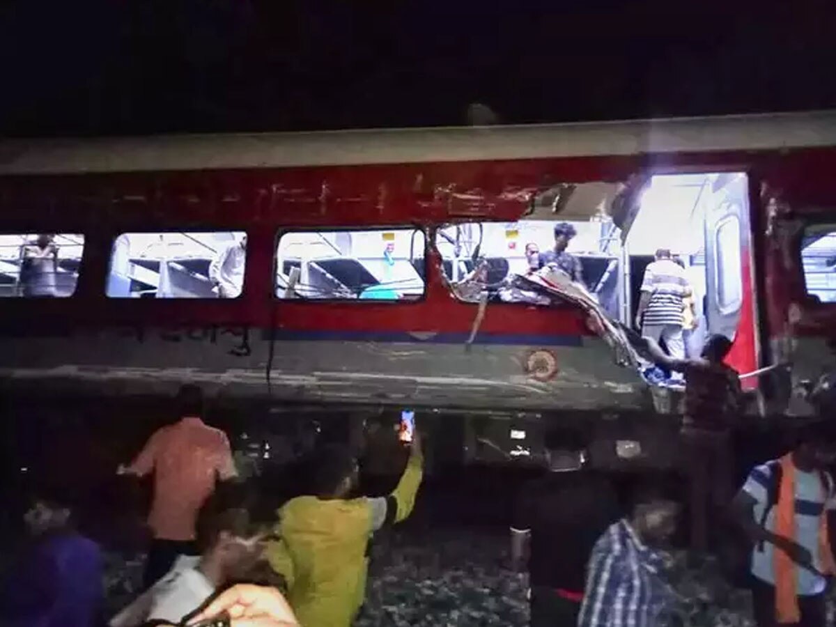 Odisha Train Accident: ओडिशा के ट्रेन हादसे में मरने वालों की संख्या बढ़कर 207 हुई, 900 लोग हुए घायल; बचाव अभियान जारी
