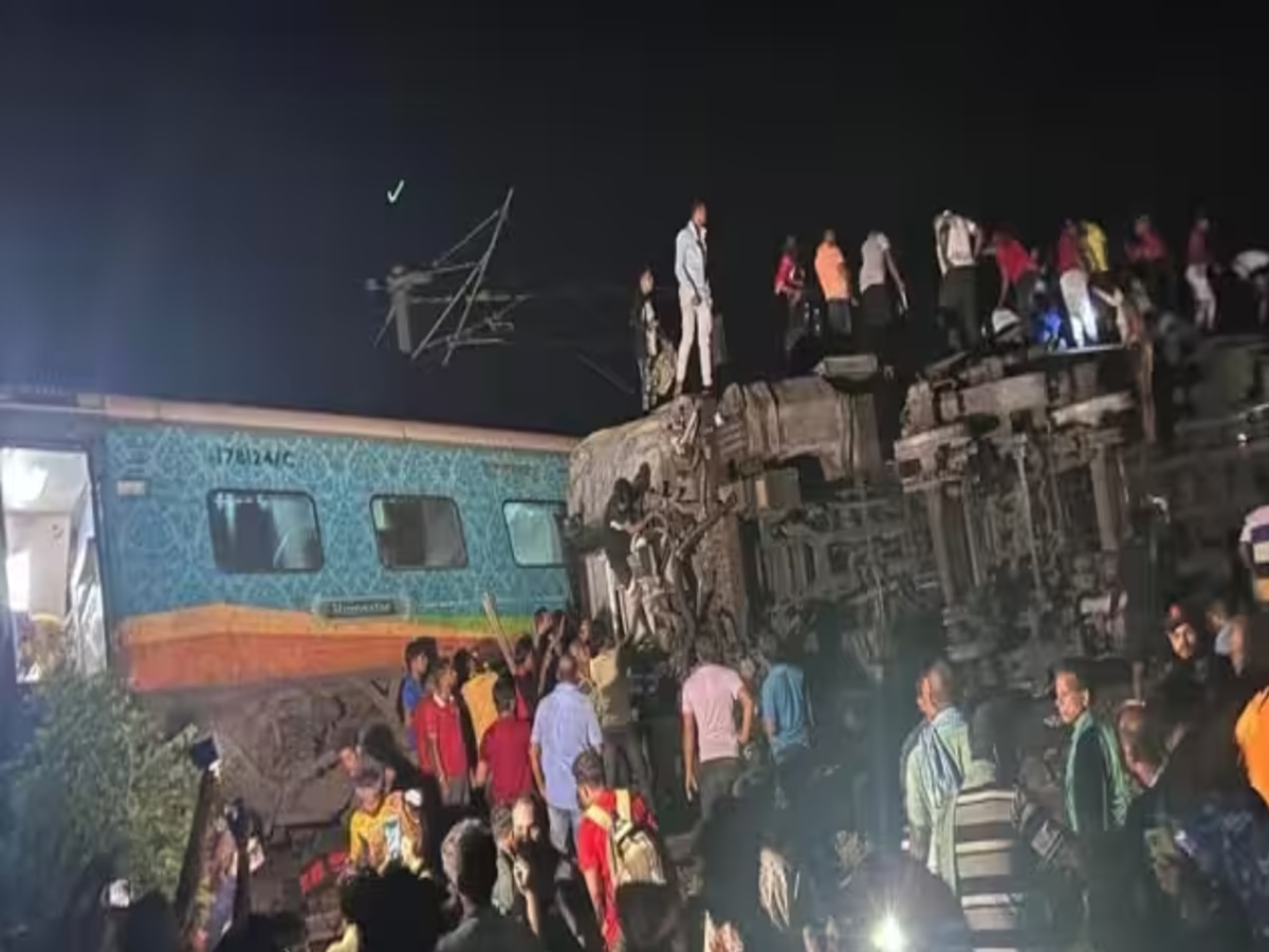 Odisha Train Accident: हादसे में मृतकों की संख्या बढ़कर हुई 350, 900 से ज्यादा लोग घायल, जानें कैसे हुआ हादसा