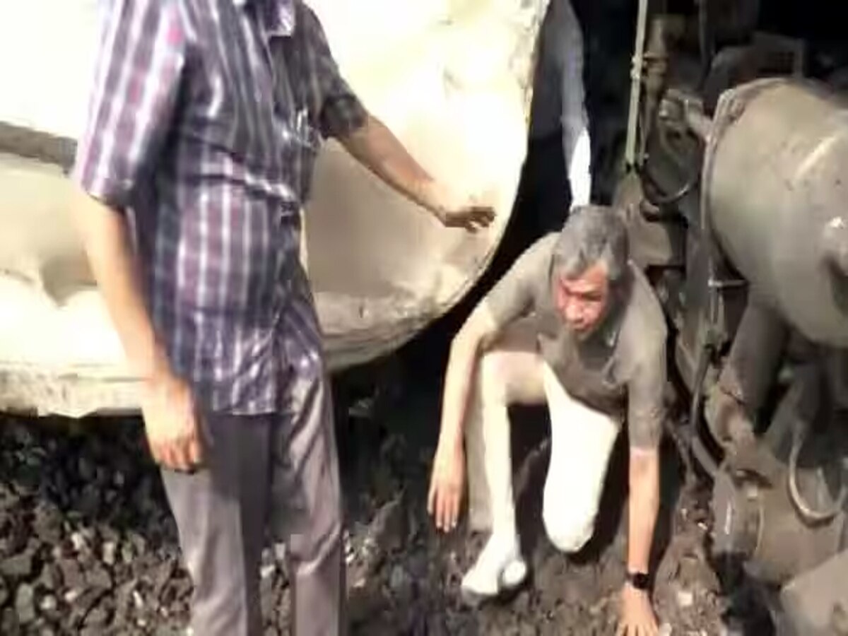 Odisha Rail Accident Ashwini Vaishnav Shocking Video Viral See What Railway Minister Is Doing