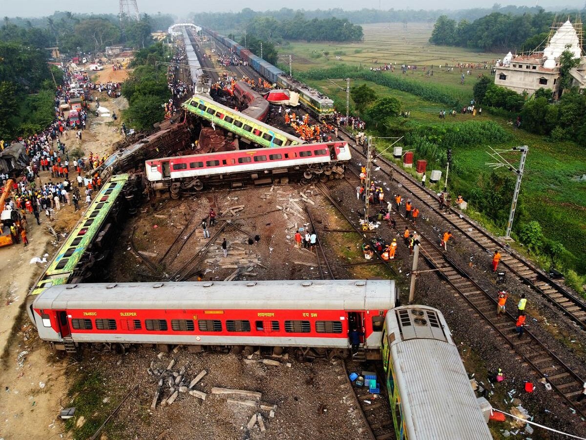 ओडिशा ट्रेन हादसे को लेकर विपक्ष ने उठाए सवाल, जानें क्या कहा