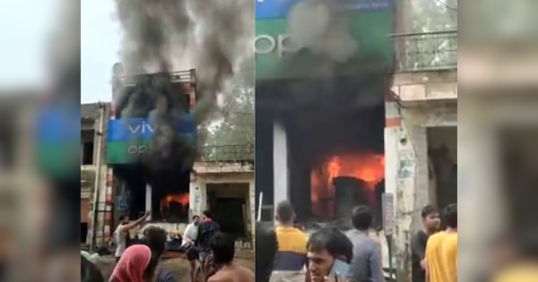 Rajasthan Jalore News Fierce fire in mobile showroom in Sayla | Jalore News : सायला में मोबाइल शोरूम में लगी भीषण आग | Zee News Hindi