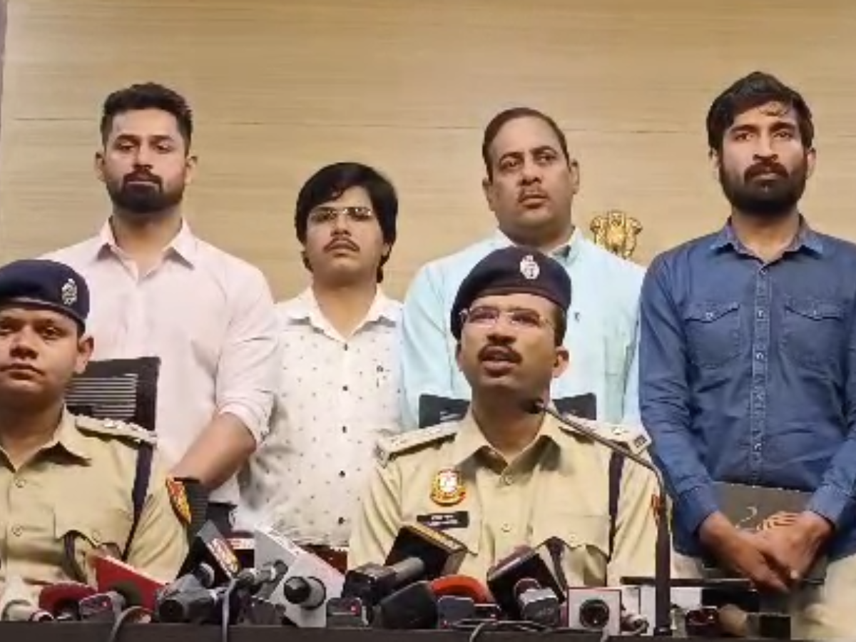 Delhi Murder: AIR से सेवानिवृत्त महिला और उनकी बेटी का मास्टरमाइंड हत्यारा टीचर गिरफ्तार Delhi Murder: AIR से सेवानिवृत्त महिला और उनकी बेटी का मास्टरमाइंड हत्यारा टीचर गिरफ्तार