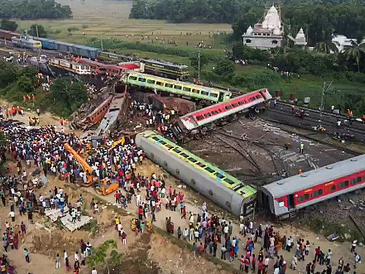ओडिशा ट्रेन हादसे की CBI करेगी जांच, रेल मंत्री वैश्नव ने किया ऐलान ओडिशा ट्रेन हादसे की CBI करेगी जांच, रेल मंत्री वैश्नव ने किया ऐलान