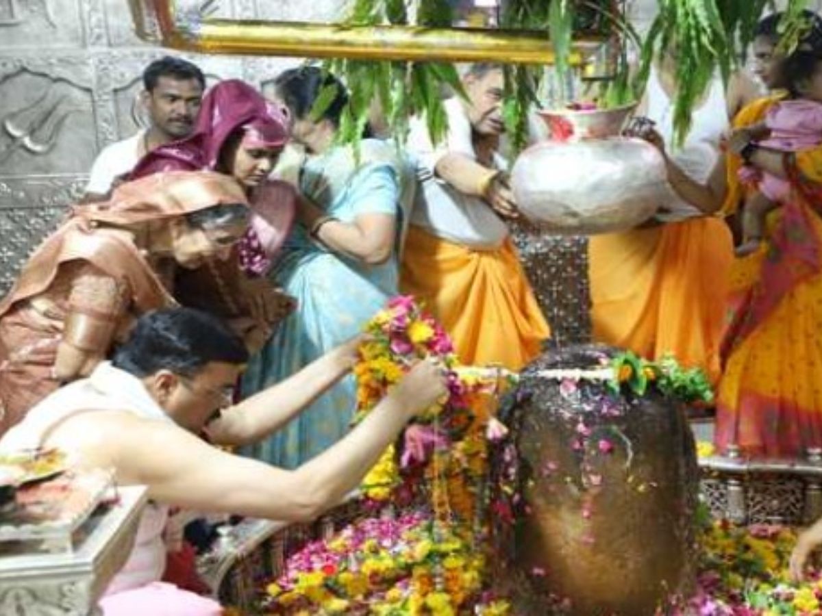 बाबा महाकाल का आशीर्वाद लेने उज्जैन नगरी पहुंची पीएम मोदी की पत्नी जसोदाबेन, तस्वीर आई सामने