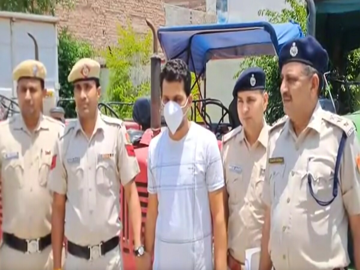 Haryana Crime: फर्जी आरसी बनाकर किसानों को बेचते थे चोरी के ट्रैक्टर, पुलिस ने ऐसे किया गिरफ्तार 